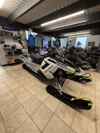 2025 POLARIS VOYAGEUR 550 155 ES 500$  RABAIS