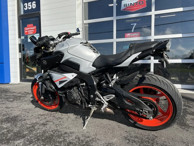 YAMAHA MT10  2020