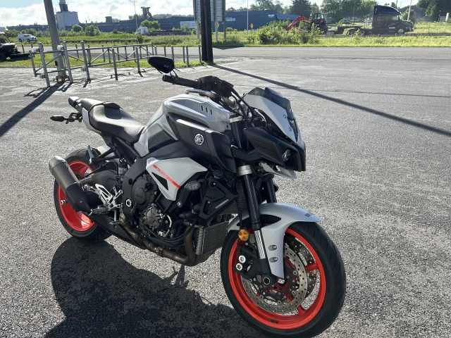 YAMAHA MT10  2020