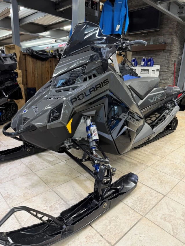 Polaris PATRIOT BOOST Indy VR1 137 PROMO 250$ accessoires 2025