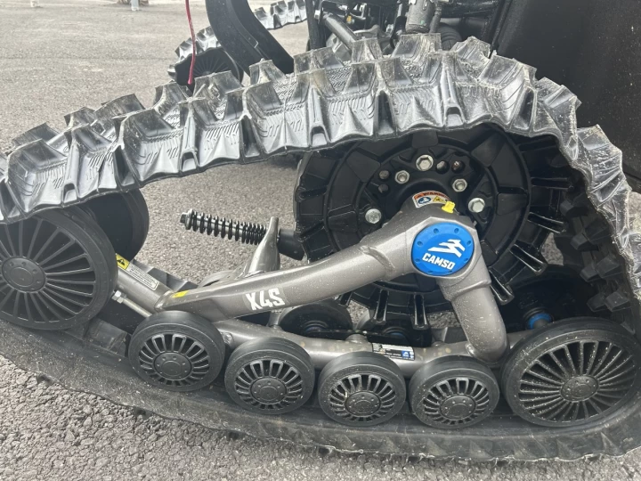 2024 HONDA PIONEER 520 AVEC CHENILLES X4S CAMSO
