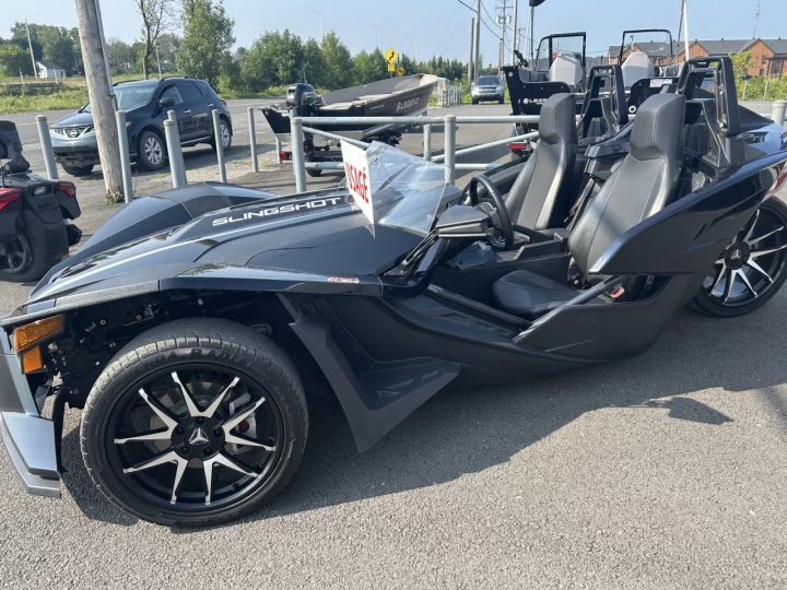 2021 POLARIS SLINGSHO SL GARANTIE JUSQU'AU 15 juillet 2026