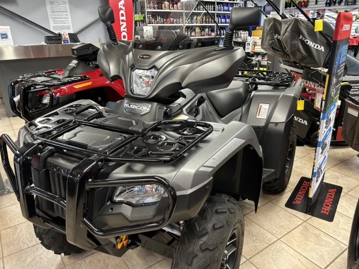 2025 HONDA RUBICON 520 EPS IRS DCT DELUXE PARE BRISE et RABAIS 500$